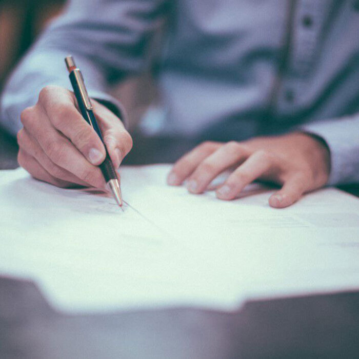 Legal and Contract Consulting - Image 1
